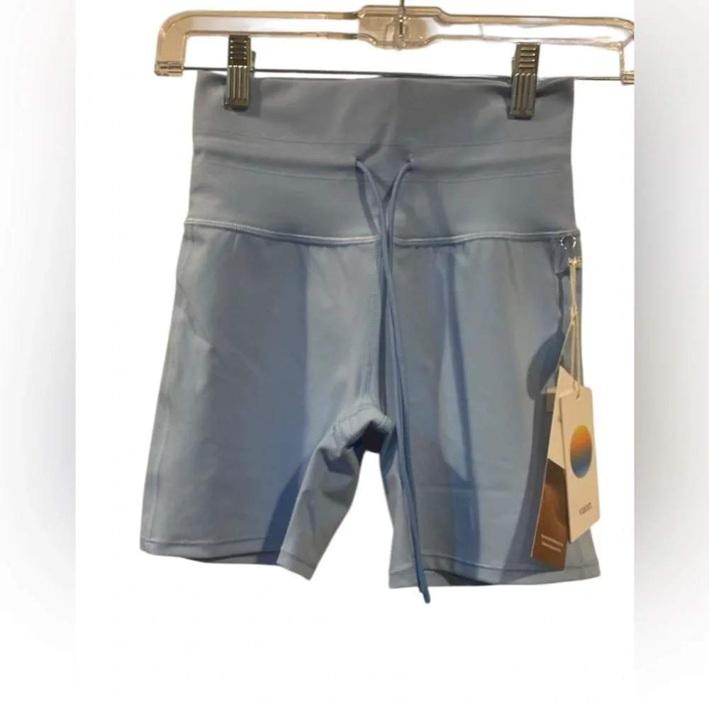 NWT Vuori daily shorts SURF Size XS